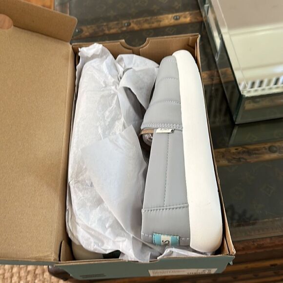 Toms Women's Camping & Trekking Espadrilles Size 6.5 Mid Grey Matte NEW in Box - Picture 8 of 8